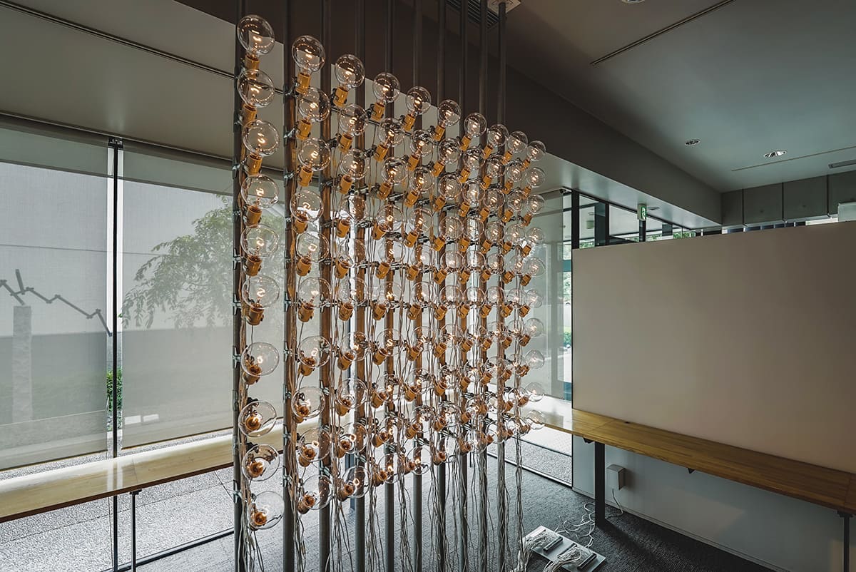 タムラサトル展　100の白熱灯のための100のスイッチ #5　川越市立美術館