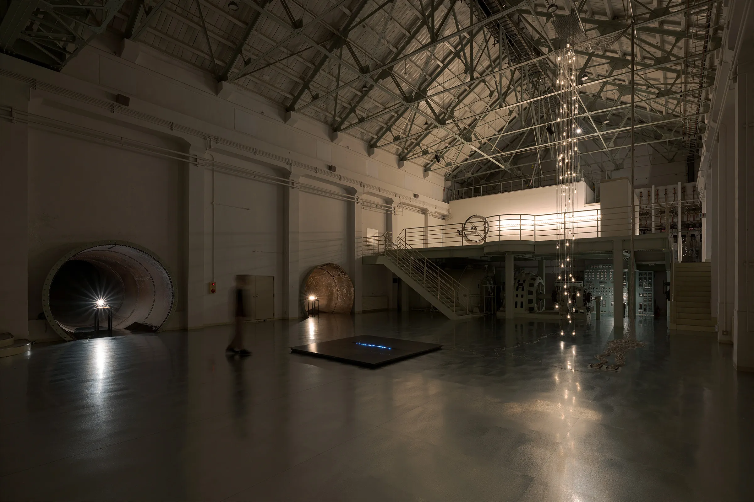 タムラサトル　開放的な接点　発電所にて電力を浪費する（入善町 下山芸術の森 発電所美術館）