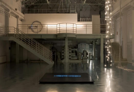 タムラサトル　開放的な接点　発電所にて電力を浪費する（入善町 下山芸術の森 発電所美術館）