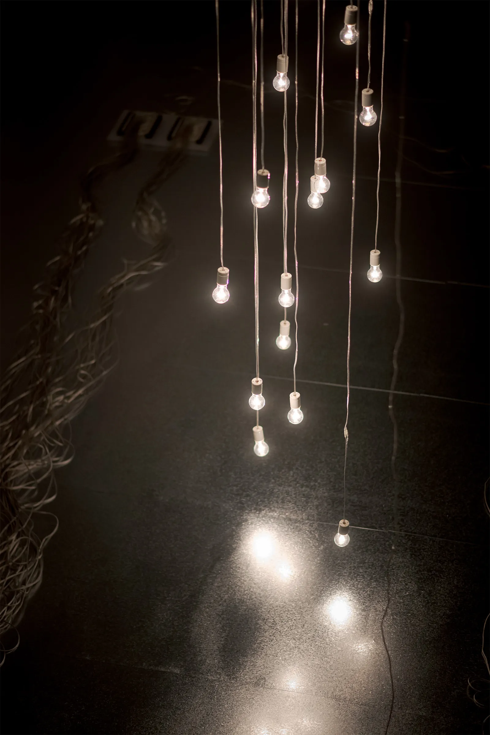 タムラサトル　開放的な接点　発電所にて電力を浪費する（入善町 下山芸術の森 発電所美術館）