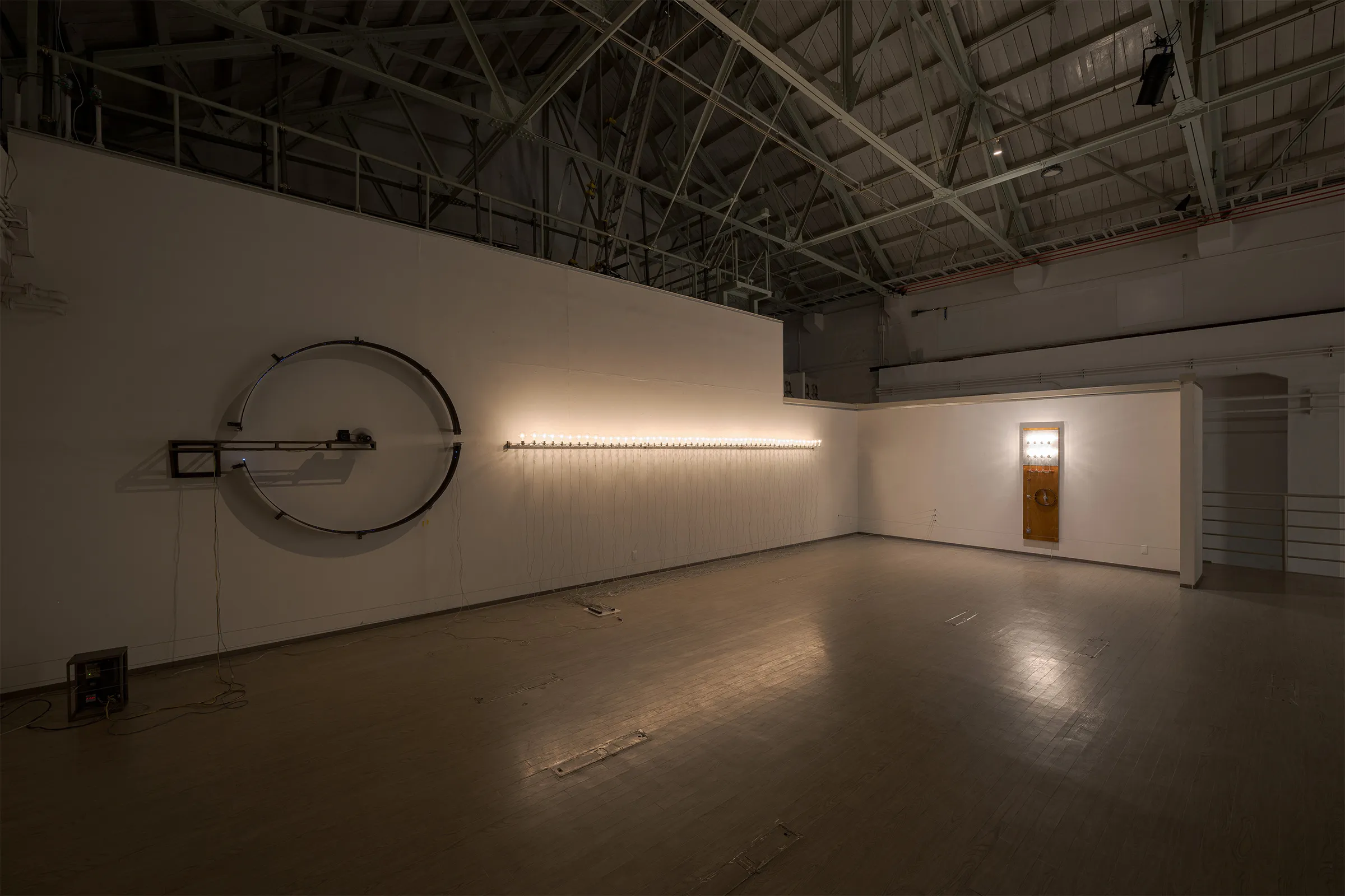 タムラサトル　開放的な接点　発電所にて電力を浪費する（入善町 下山芸術の森 発電所美術館）